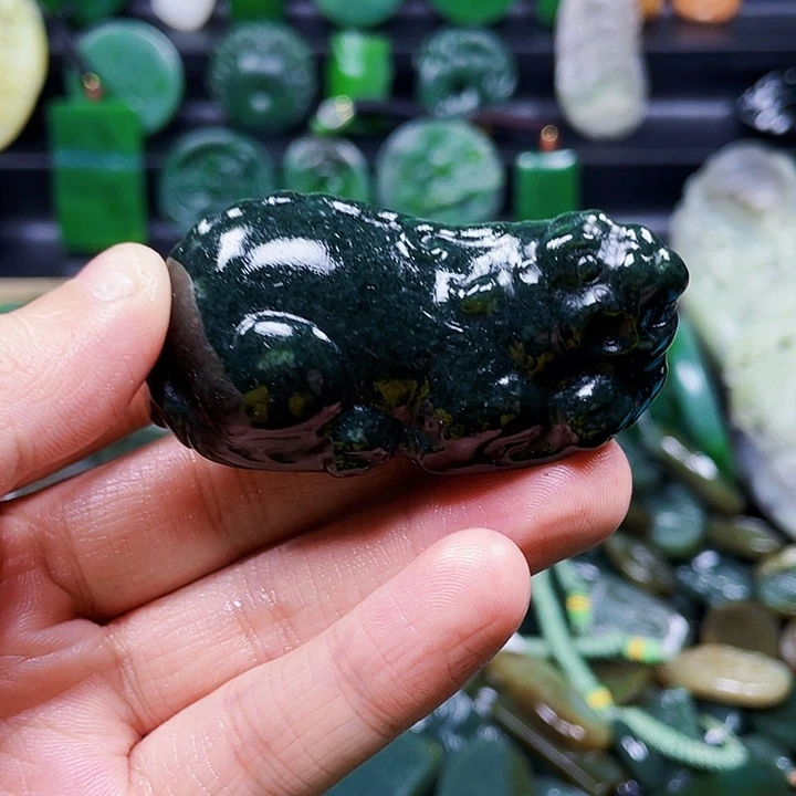 和田玉未镶嵌珠宝奇石