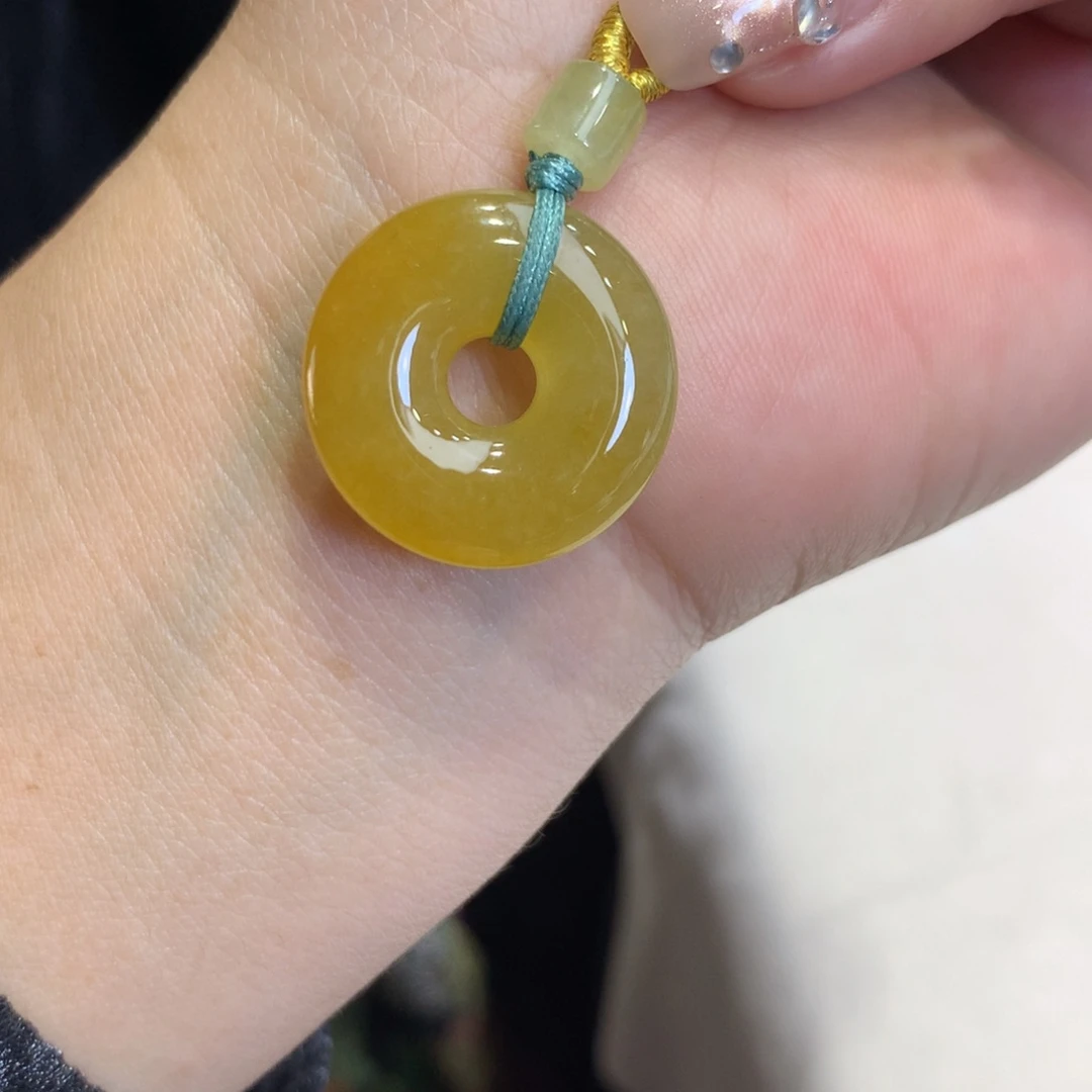 翡翠未镶嵌颈饰甜甜圈