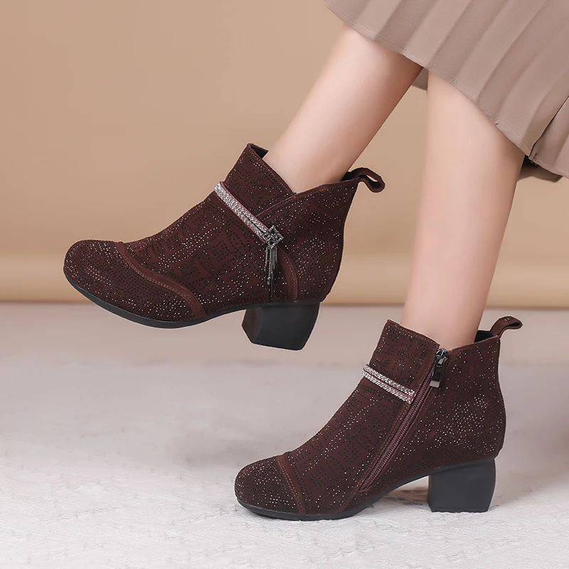 秋冬新款洋气短靴时尚春秋百搭水钻妈妈棉靴真皮靴子软底加绒单靴