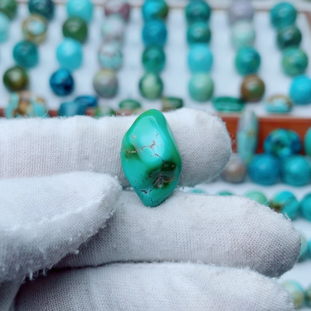 未镶嵌绿松石珠宝奇石