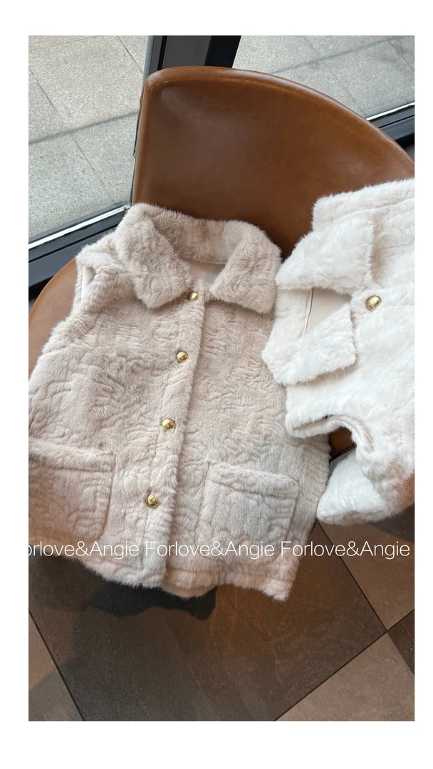 F.AN_“定制蘑菇扣”人间富贵花高级质感压纹两色保暖翻领马甲