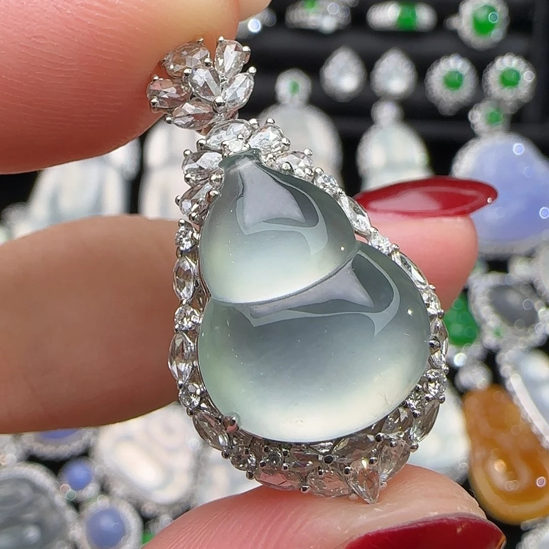 翡翠18K金镶嵌颈饰天然翡翠