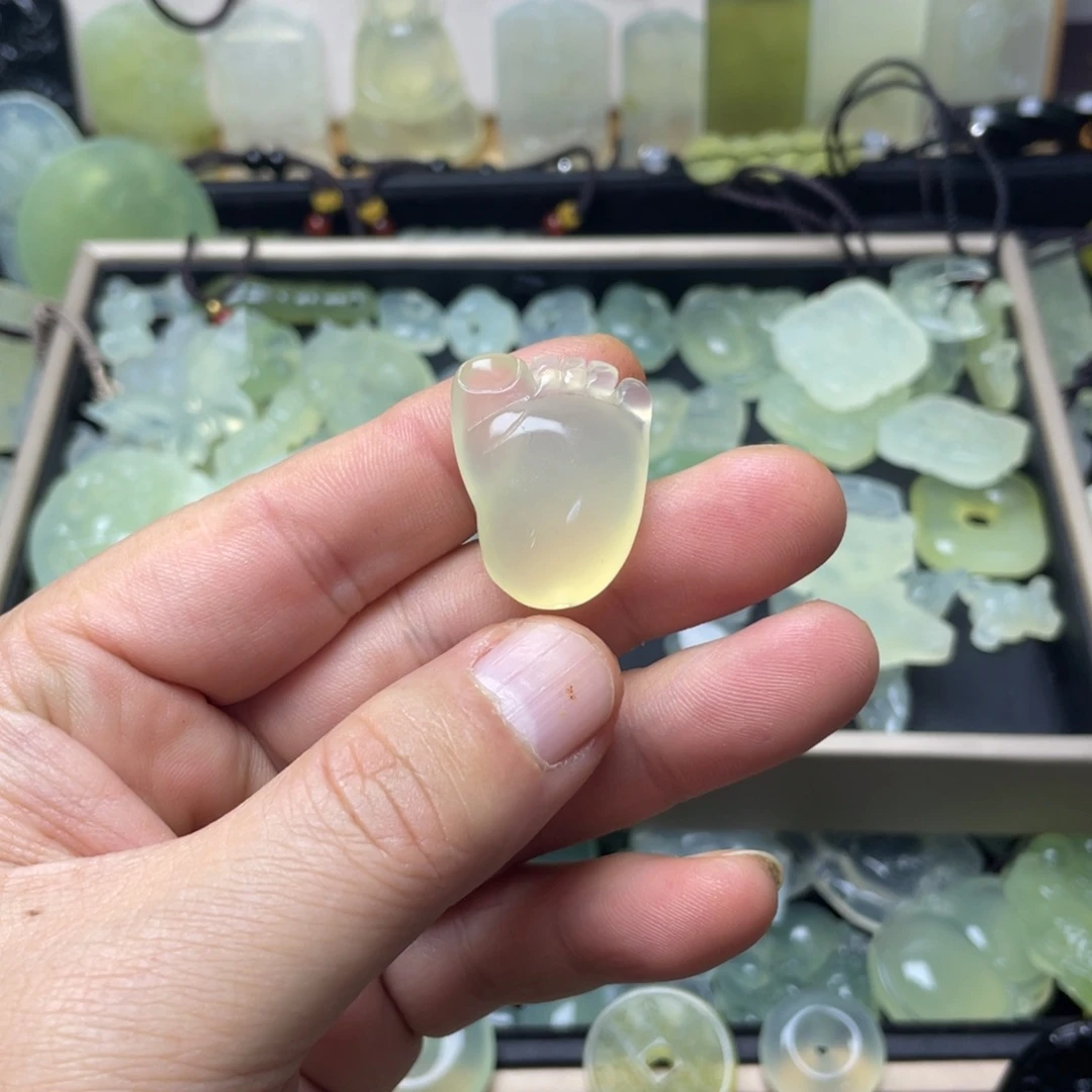 未镶嵌蛇纹石玉颈饰