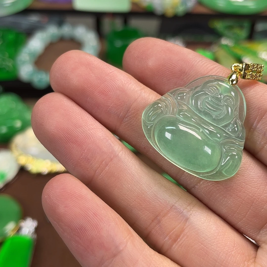 小***做翡翠未镶嵌颈饰吊坠