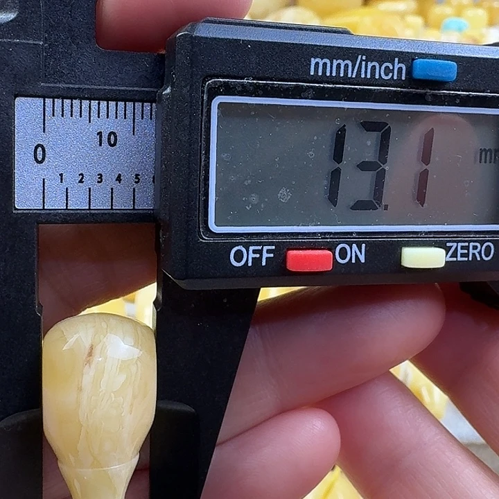 蜜蜡未镶嵌裸石28杂