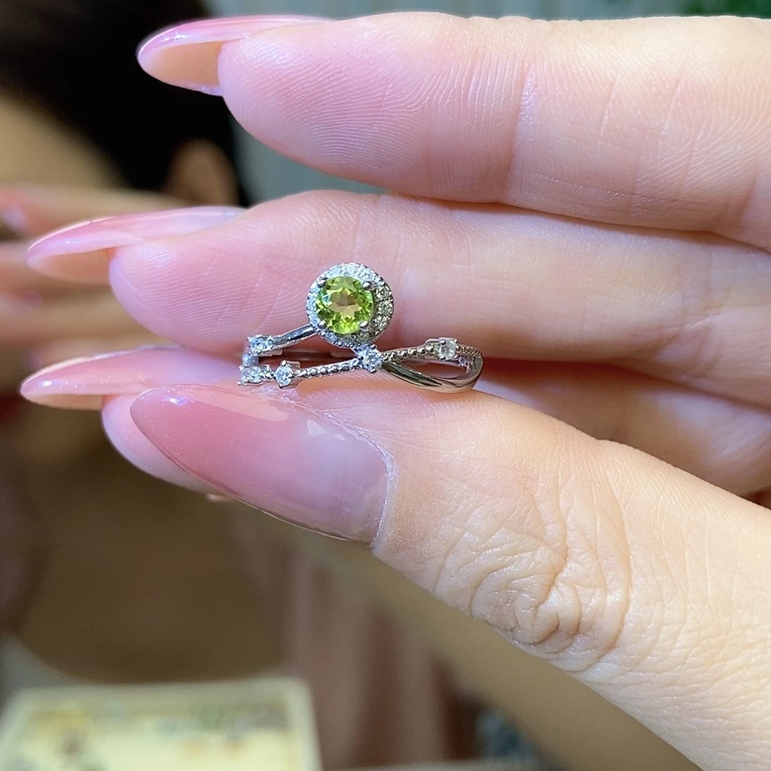 橄榄石戒指银S925镶嵌