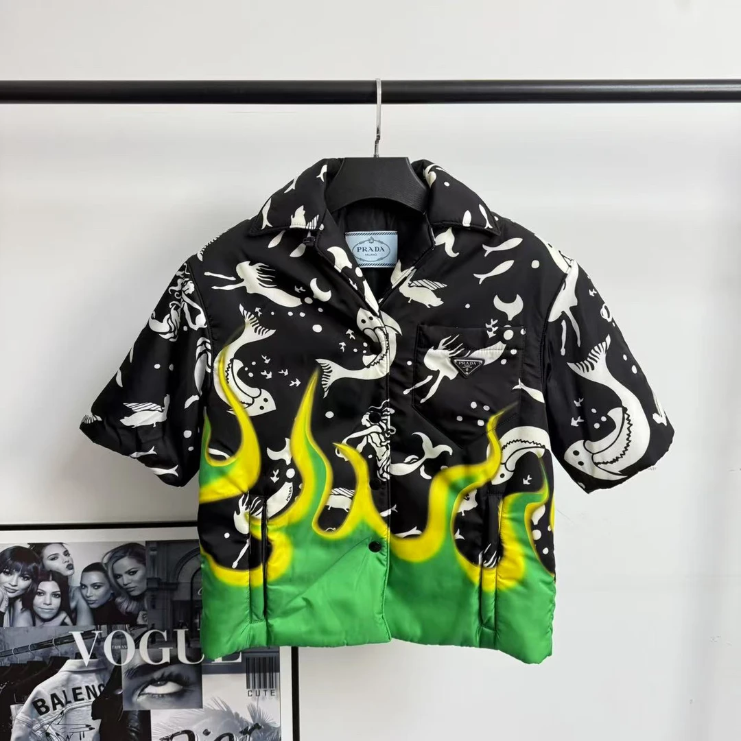 99新 Prada/普拉达 秀款火焰钢标羽绒服马甲/XS
