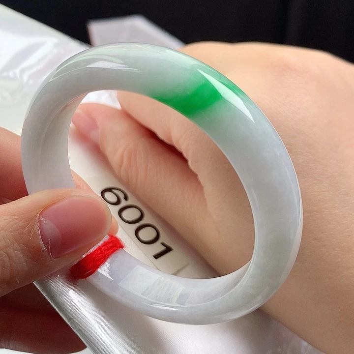 翡翠未镶嵌手镯51有瑕