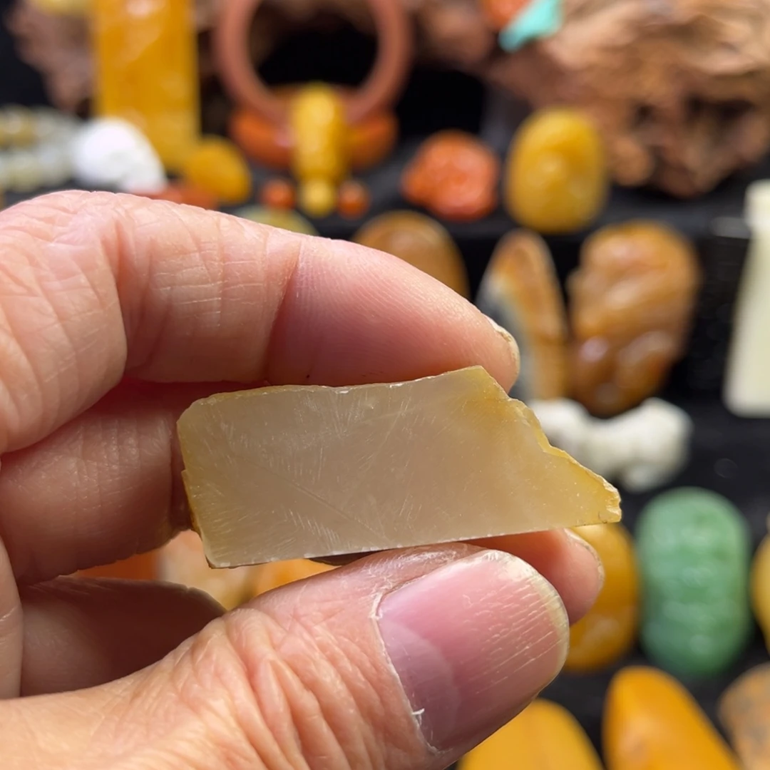 狼***石英质玉未镶嵌原石