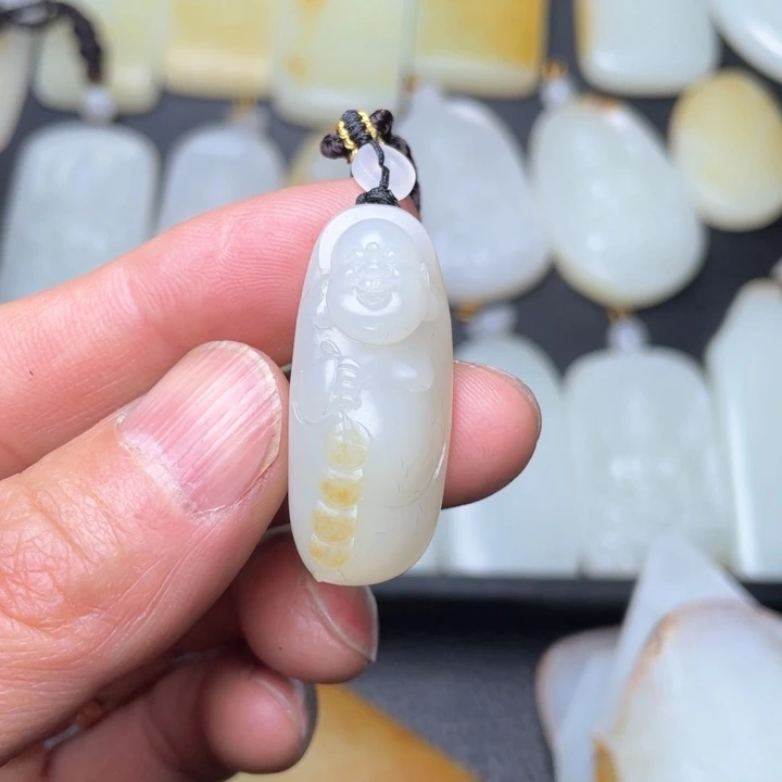 颈饰未镶嵌和田玉