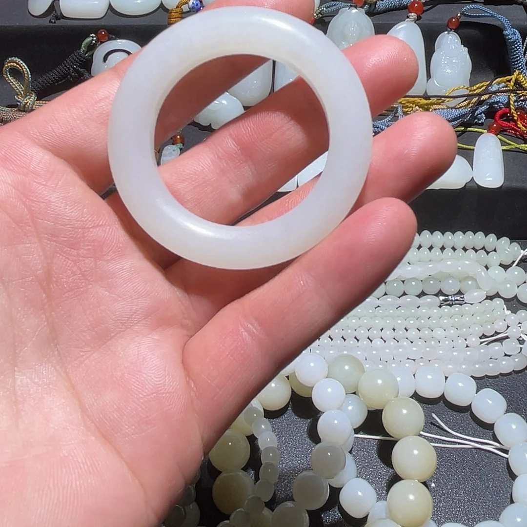 和田玉未镶嵌颈饰袈裟环