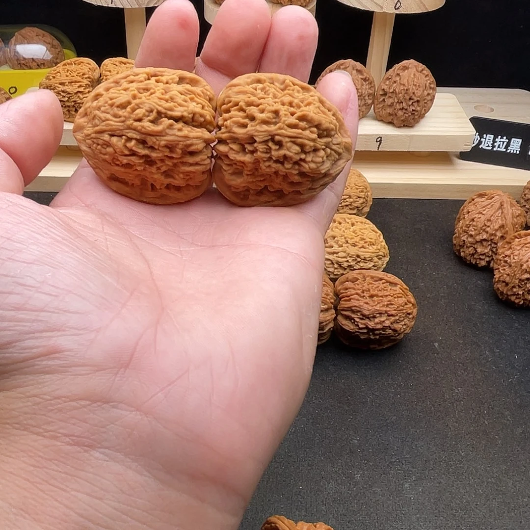 雪***峰文玩核桃吊坠南疆