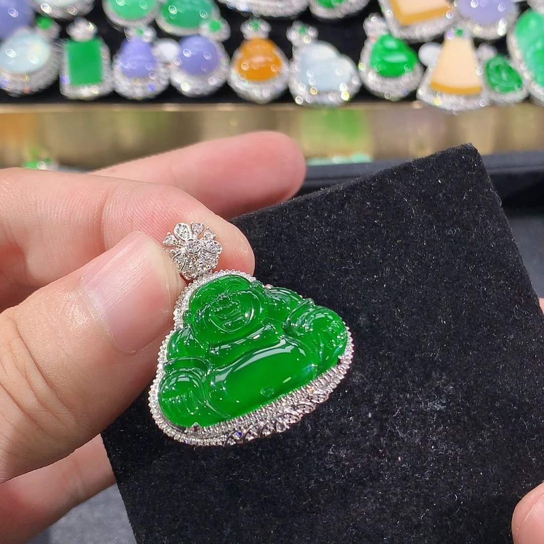 翡翠铂Pt900镶嵌颈饰