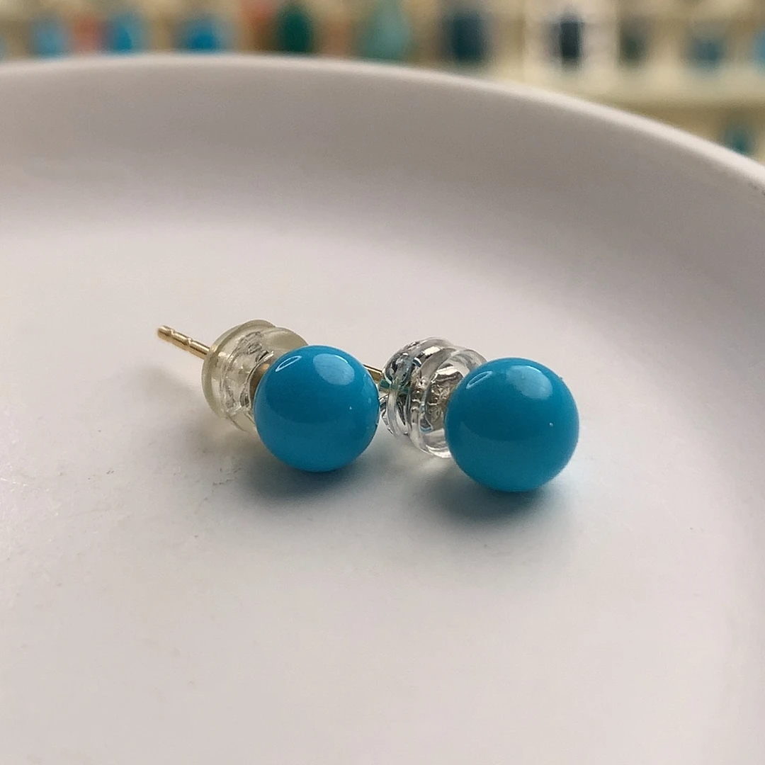 18K金镶嵌绿松石高瓷蓝糖豆耳钉