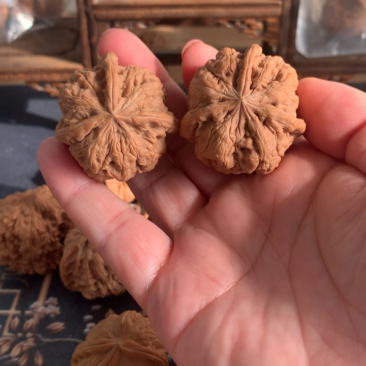 一***棠吊坠文玩核桃三棱……