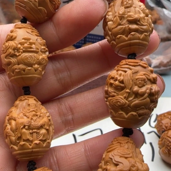 橄榄核手串雕刻工艺