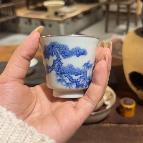 景德镇鱼和熊手工陶艺