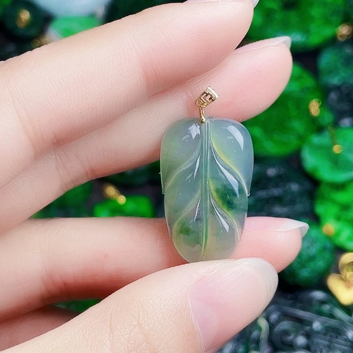 翡翠18K金镶嵌颈饰多样性