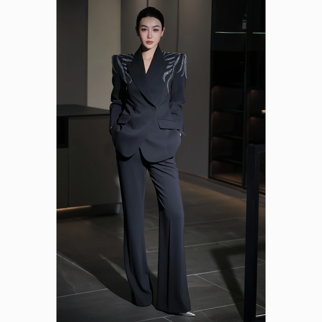 ZEROYK商务风职业套装女秋季新款高级感肩部烫钻西服阔腿裤两件套