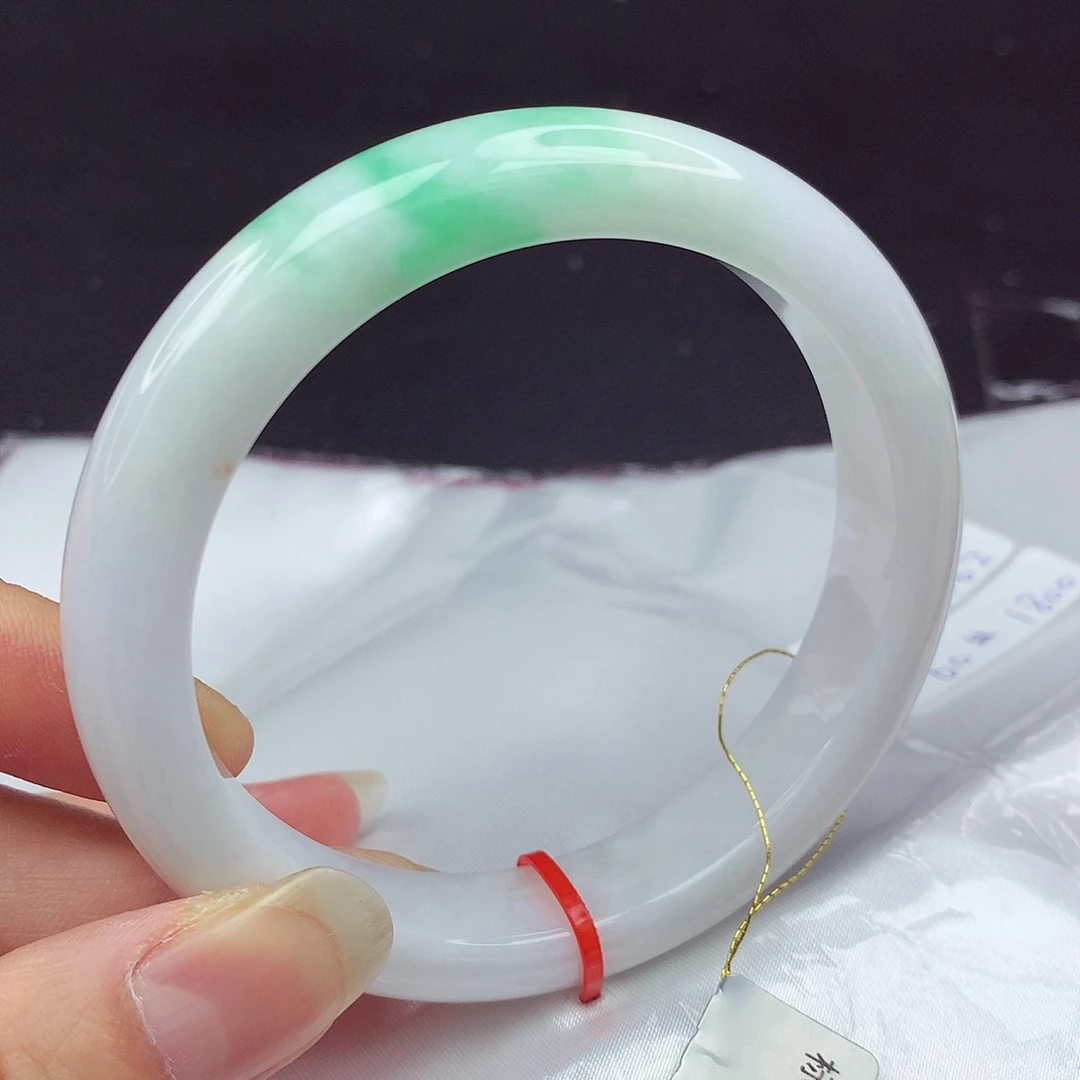 翡翠手镯未镶嵌60圈262