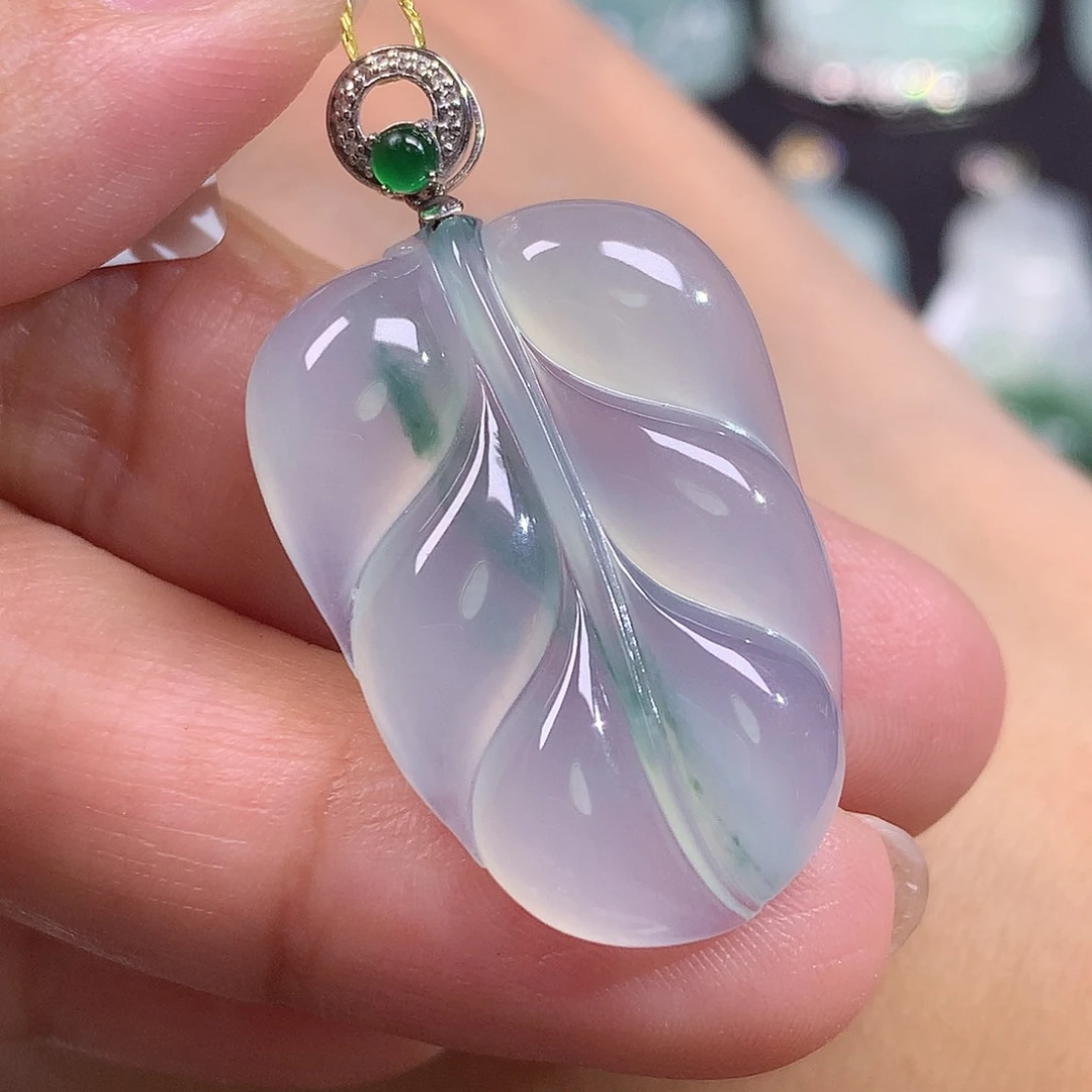 翡翠18K金镶嵌颈饰叶子