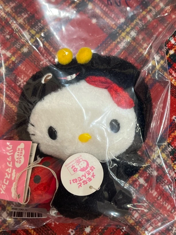 鱼尾专拍甲壳虫kitty公仔