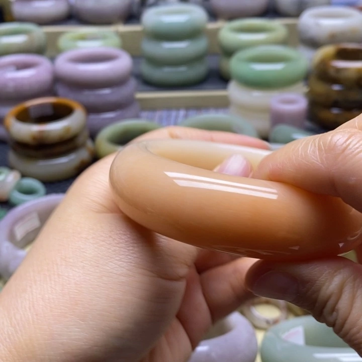 夢***影石英质玉未镶嵌手镯