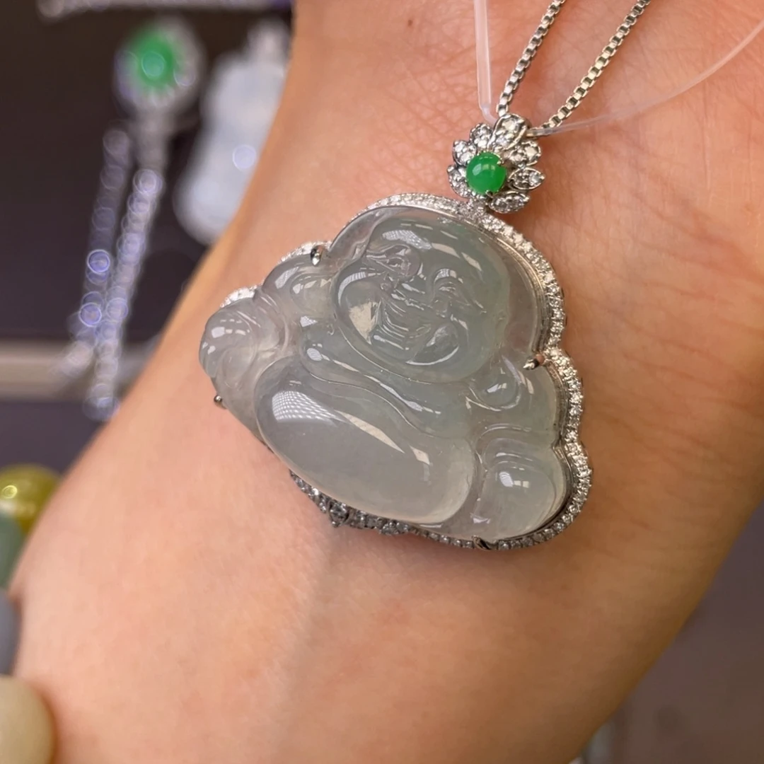 翡翠18K金镶嵌颈饰