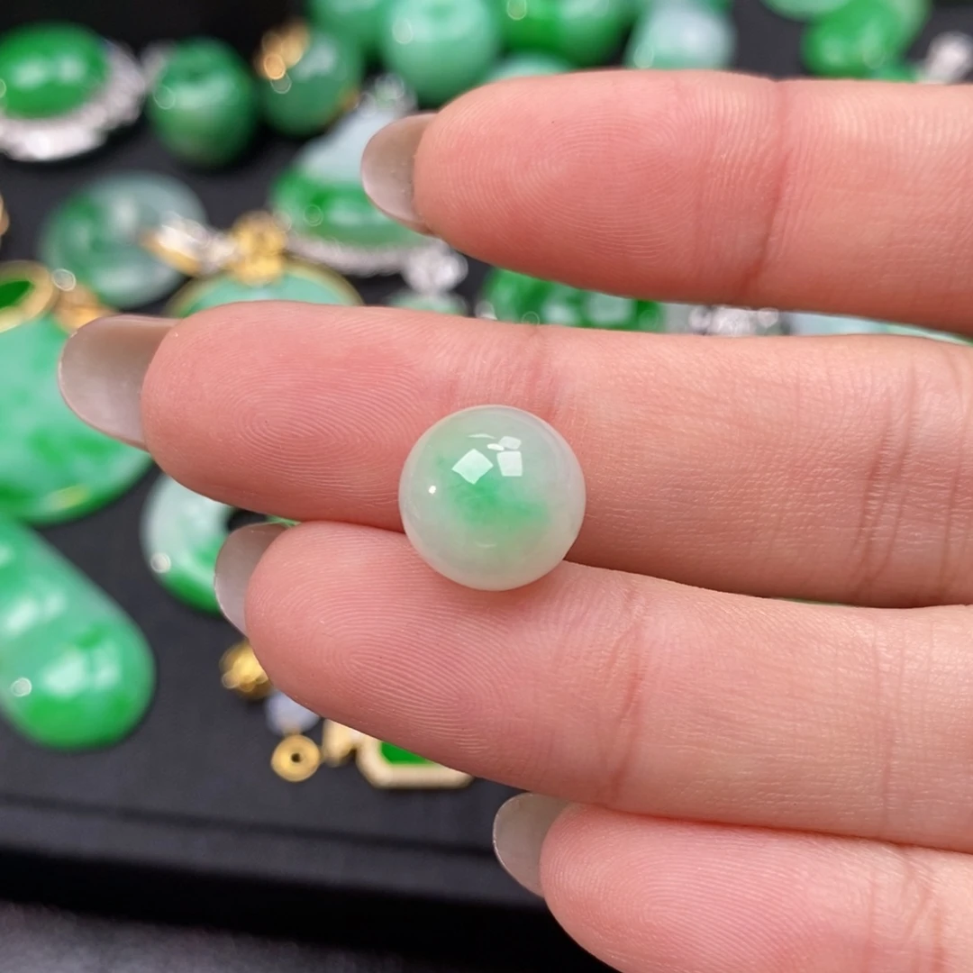 翡翠颈饰未镶嵌Q***w翡翠