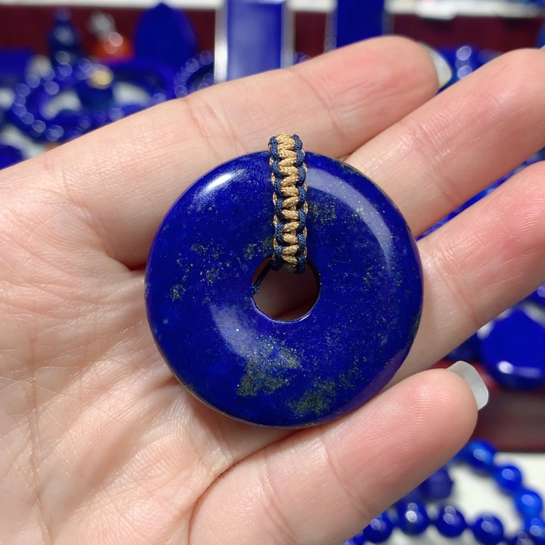 青金石未镶嵌挂件