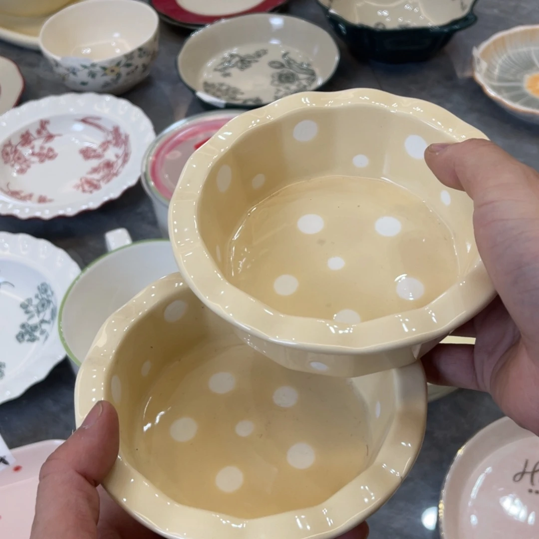 陶瓷微瑕餐具介意勿拍，满18飞！