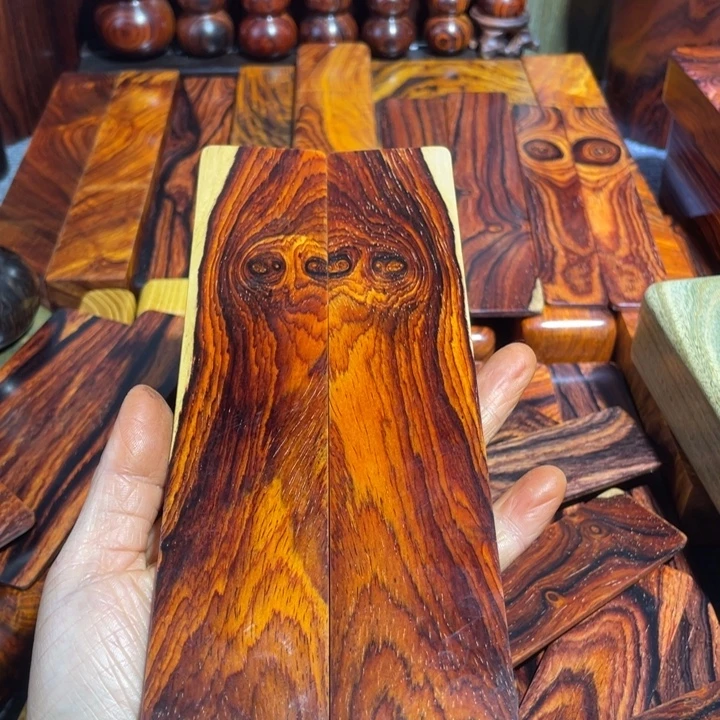 齐***胜墨西哥微凹黄檀书签