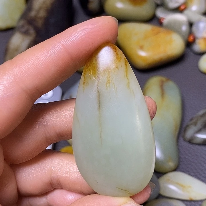 未镶嵌和田玉（糖玉）挂件