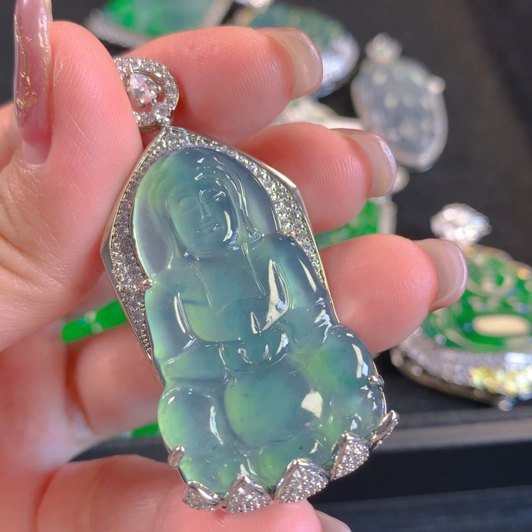 翡翠颈饰未镶嵌翡翠