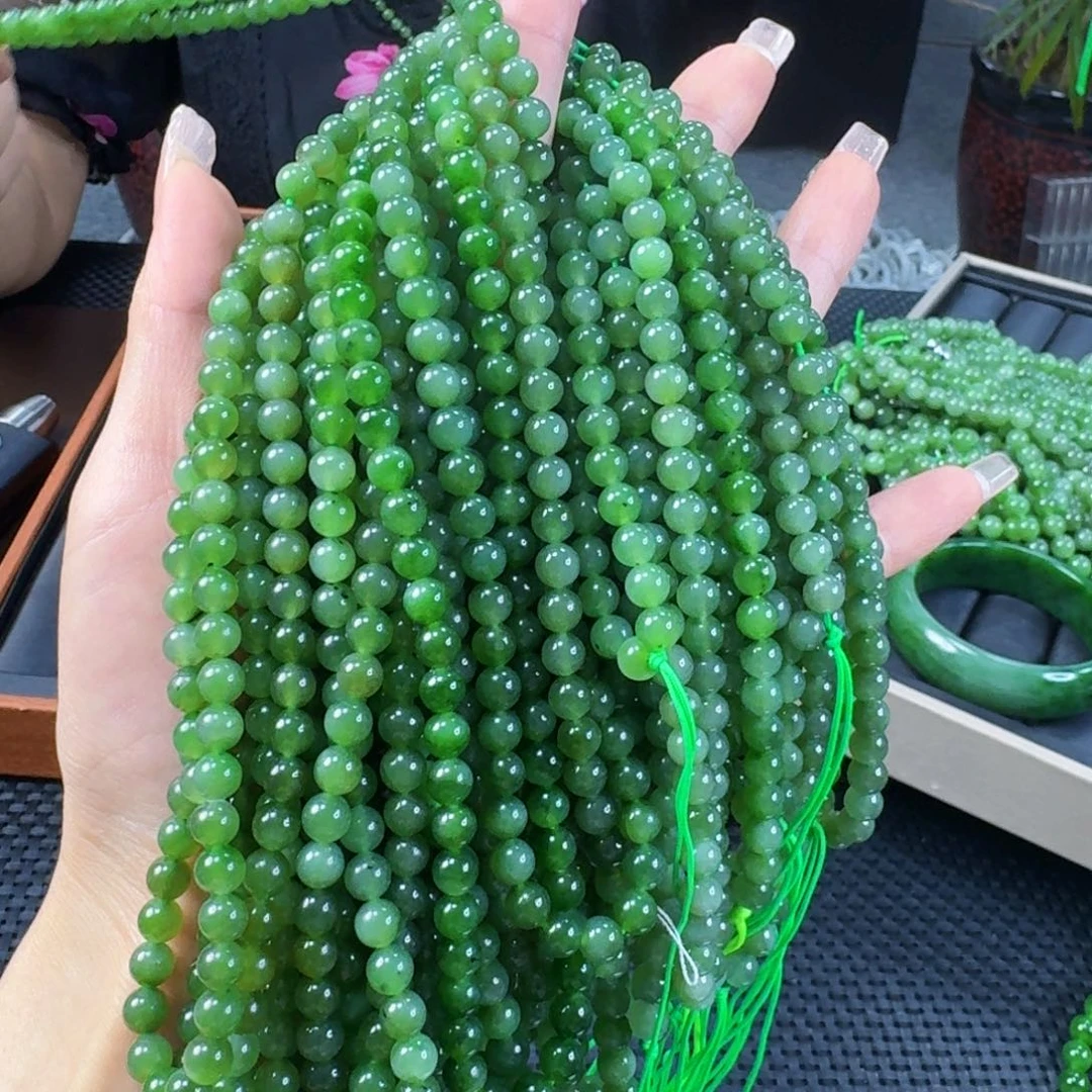 和田玉（碧玉）未镶嵌颈饰卡6发其一
