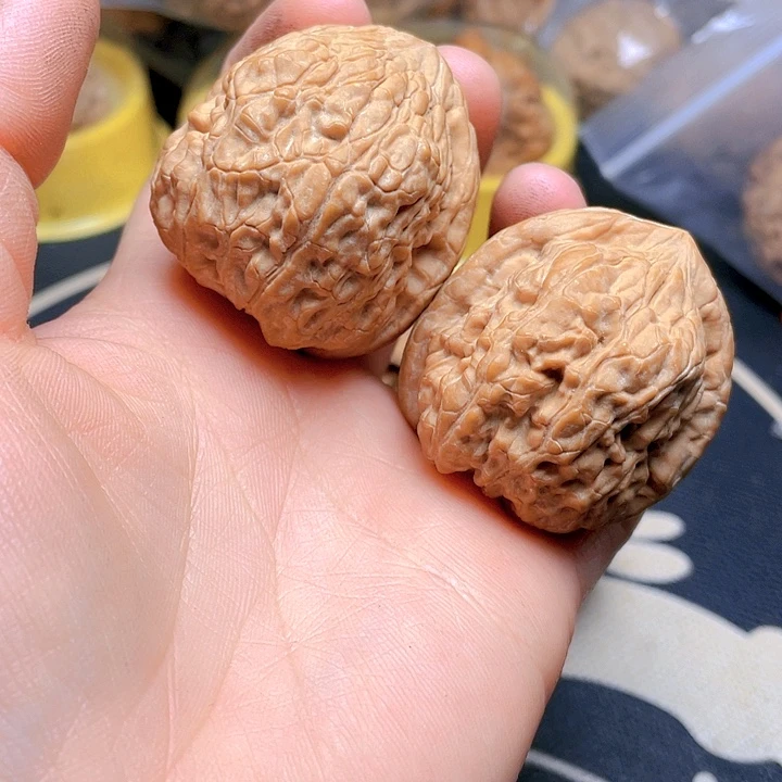 文玩核桃吊坠金钱豹