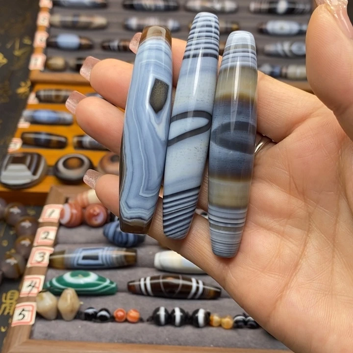 玛瑙/玉髓颈饰未镶嵌牟*