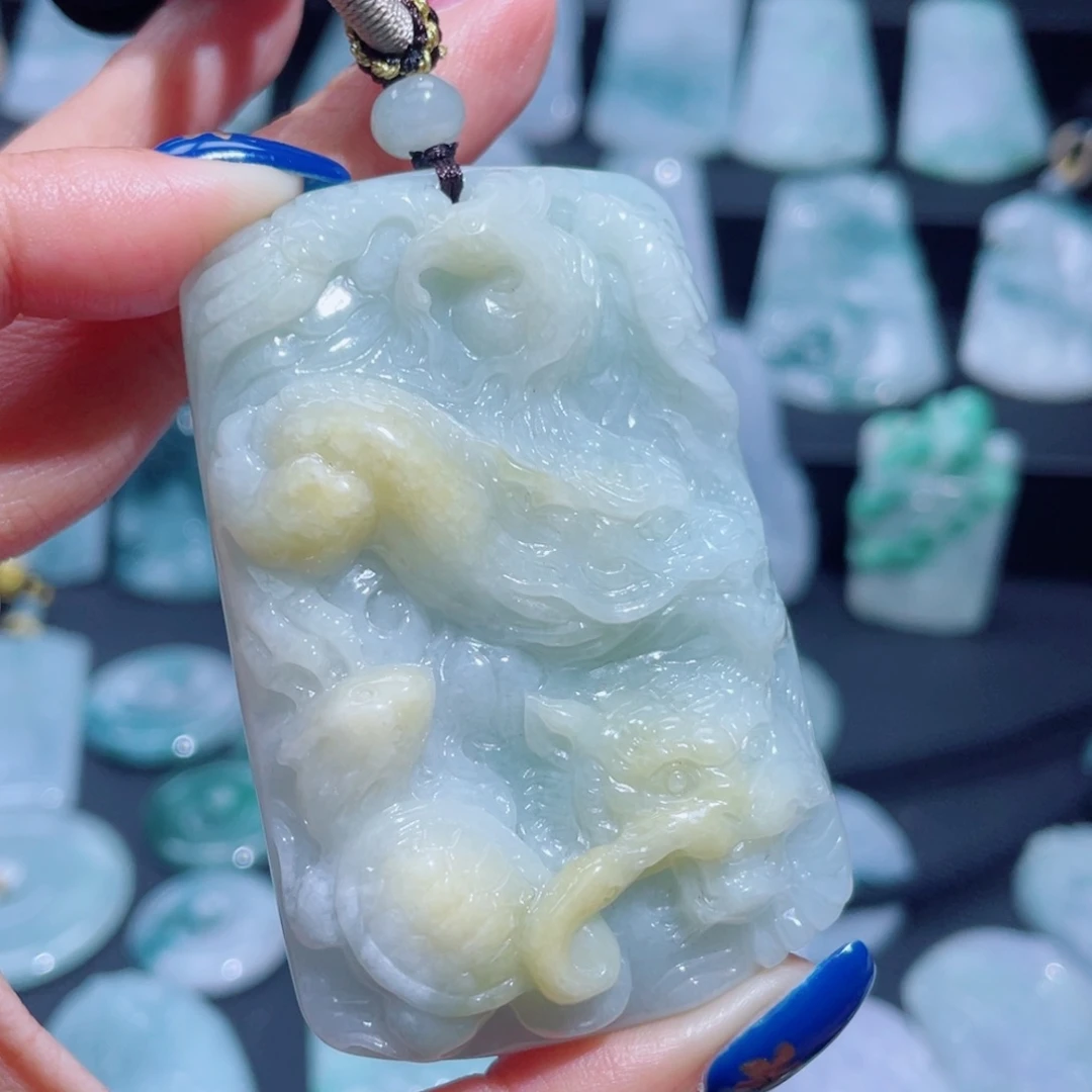 翡翠未镶嵌颈饰四大神兽