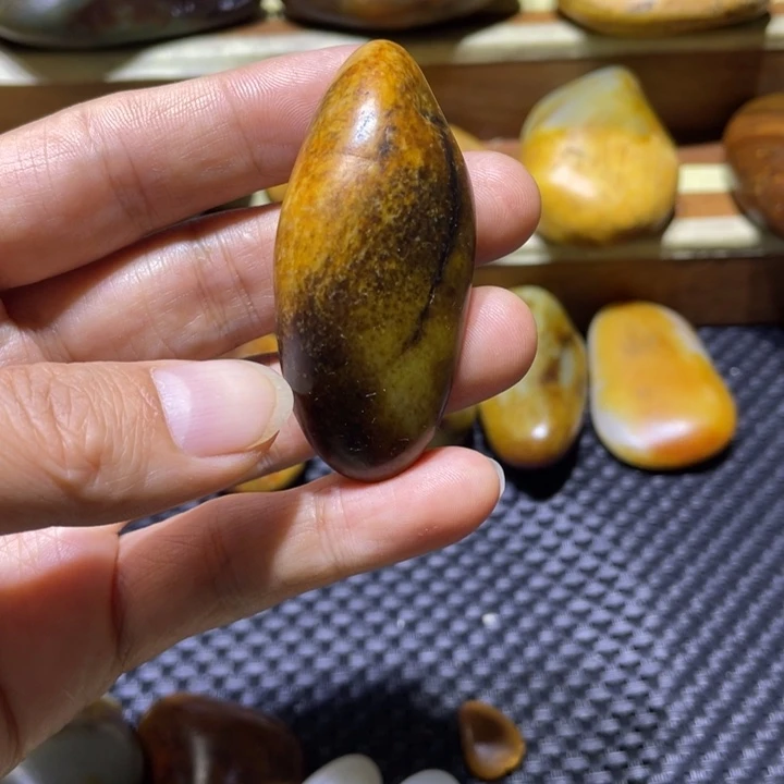 和田玉未镶嵌珠宝奇石