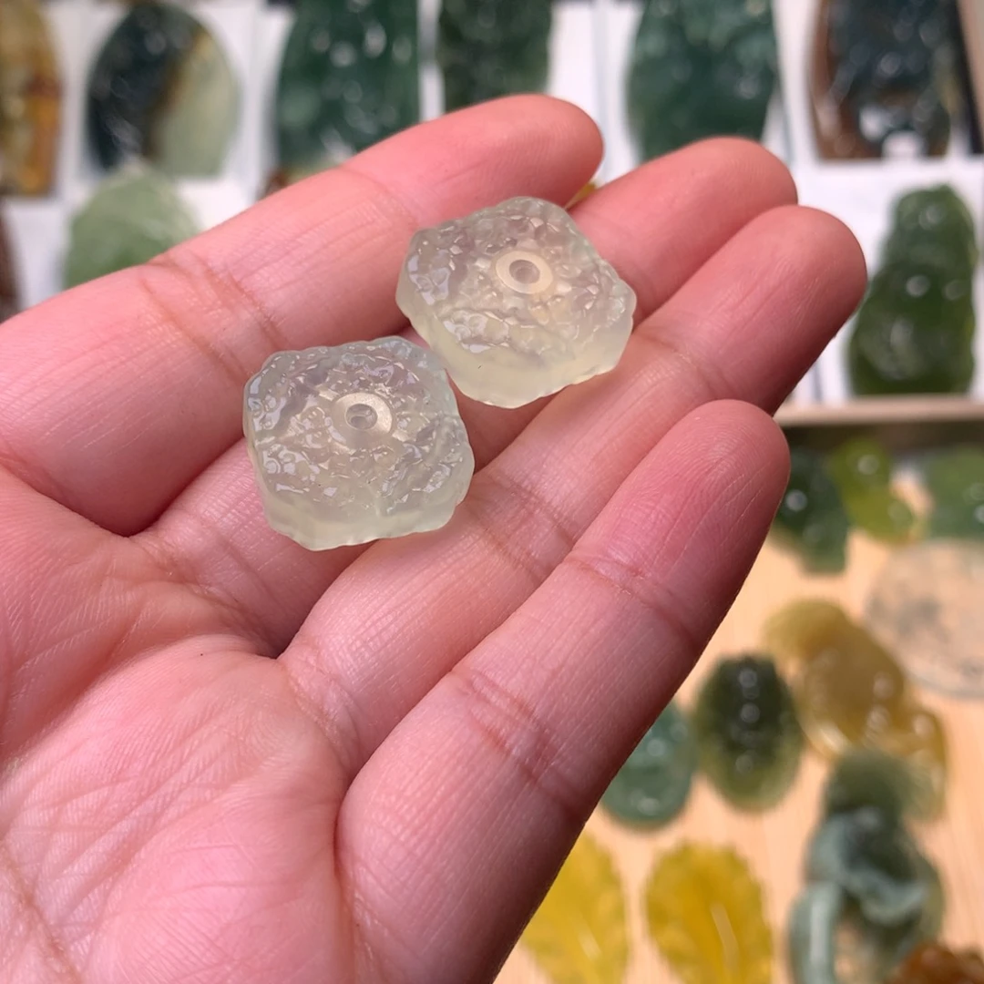 岫玉未镶嵌挂件方扣神*