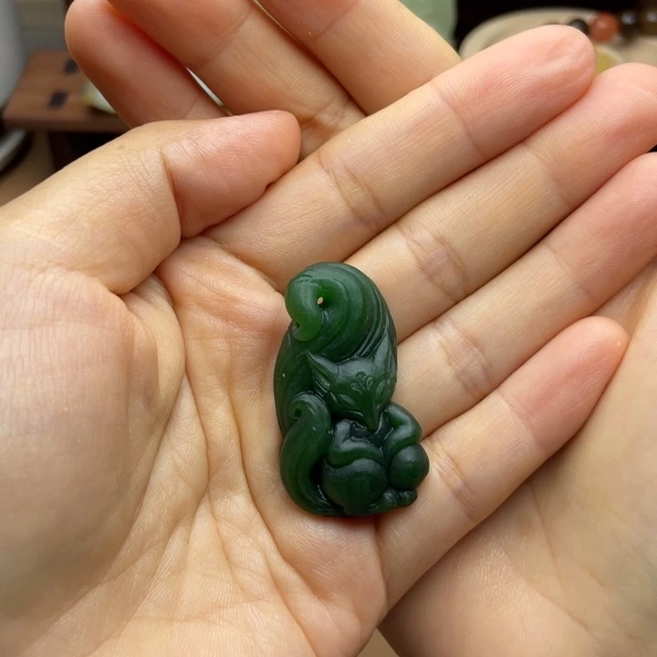 所***法颈饰未镶嵌和田玉