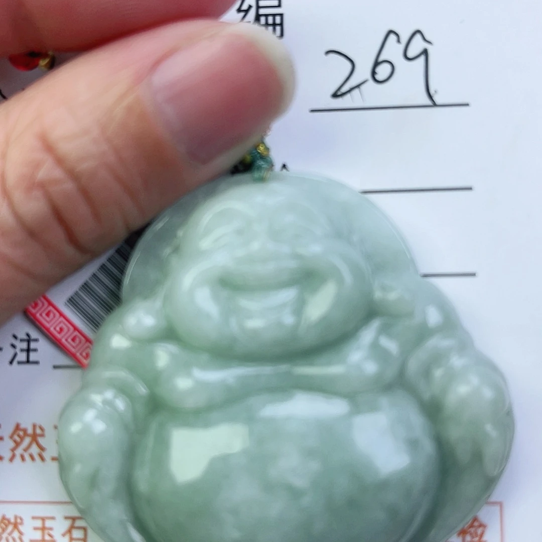 翡翠颈饰未镶嵌佛公