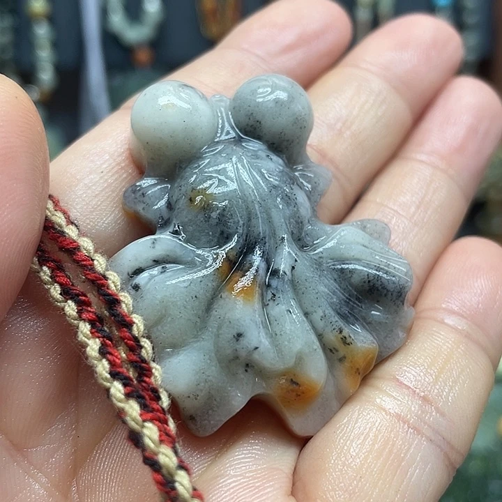 未镶嵌蛇纹石玉颈饰