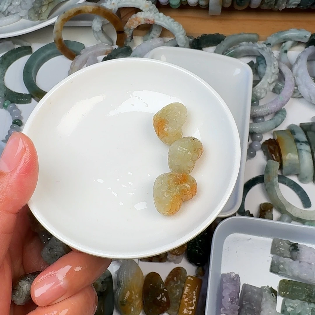 定制翡翠未镶嵌爱心