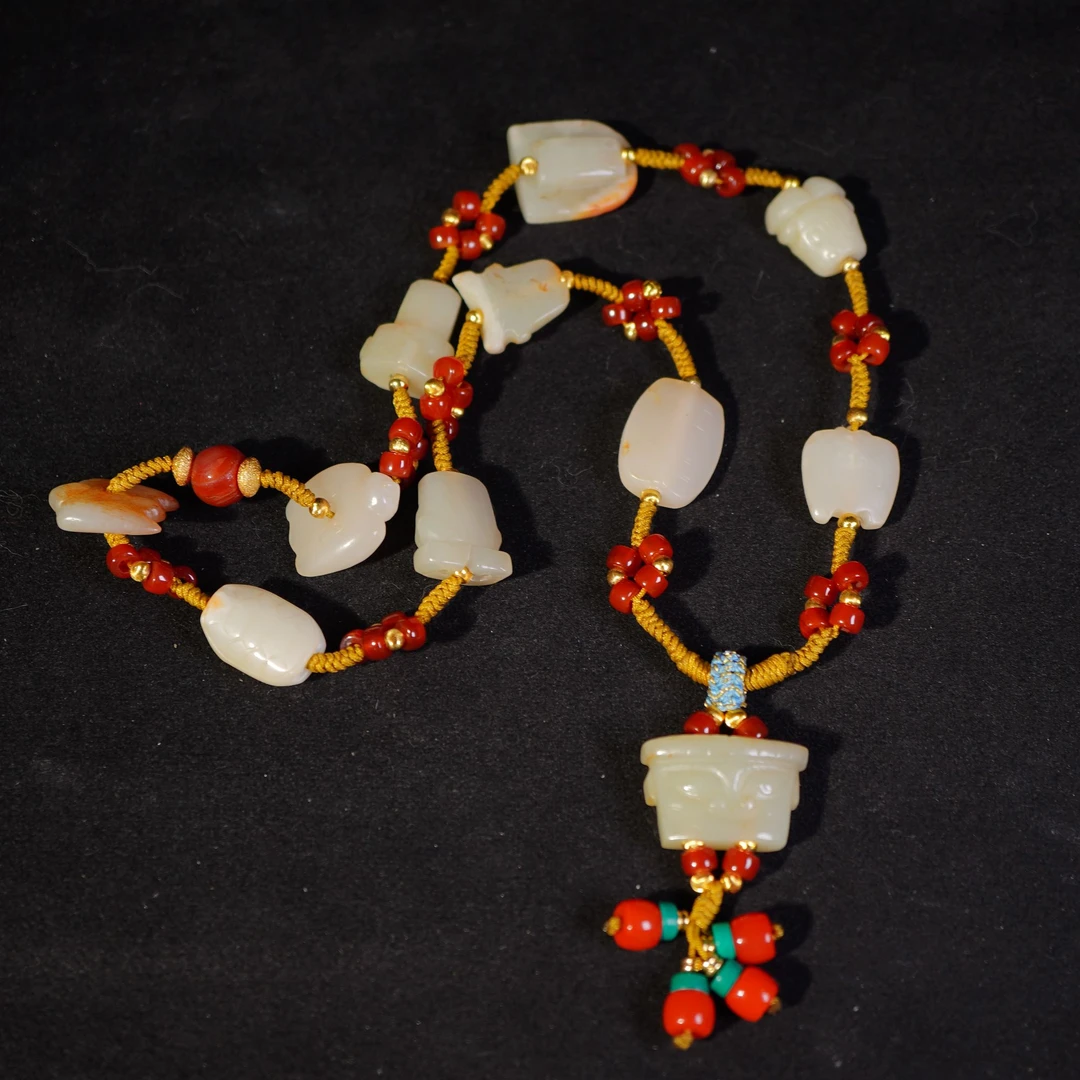 13Q31 清 和田玉夺宝串