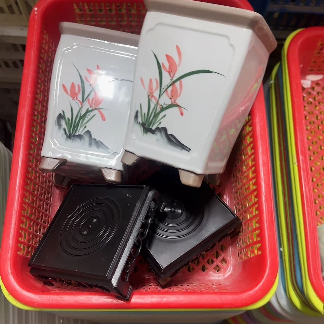 陶瓷2个盆送2个塑料托盘，凑9元发