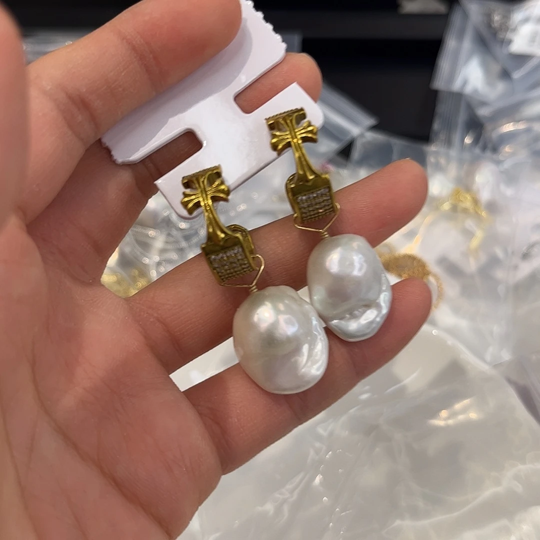 合金耳饰淡水珍珠