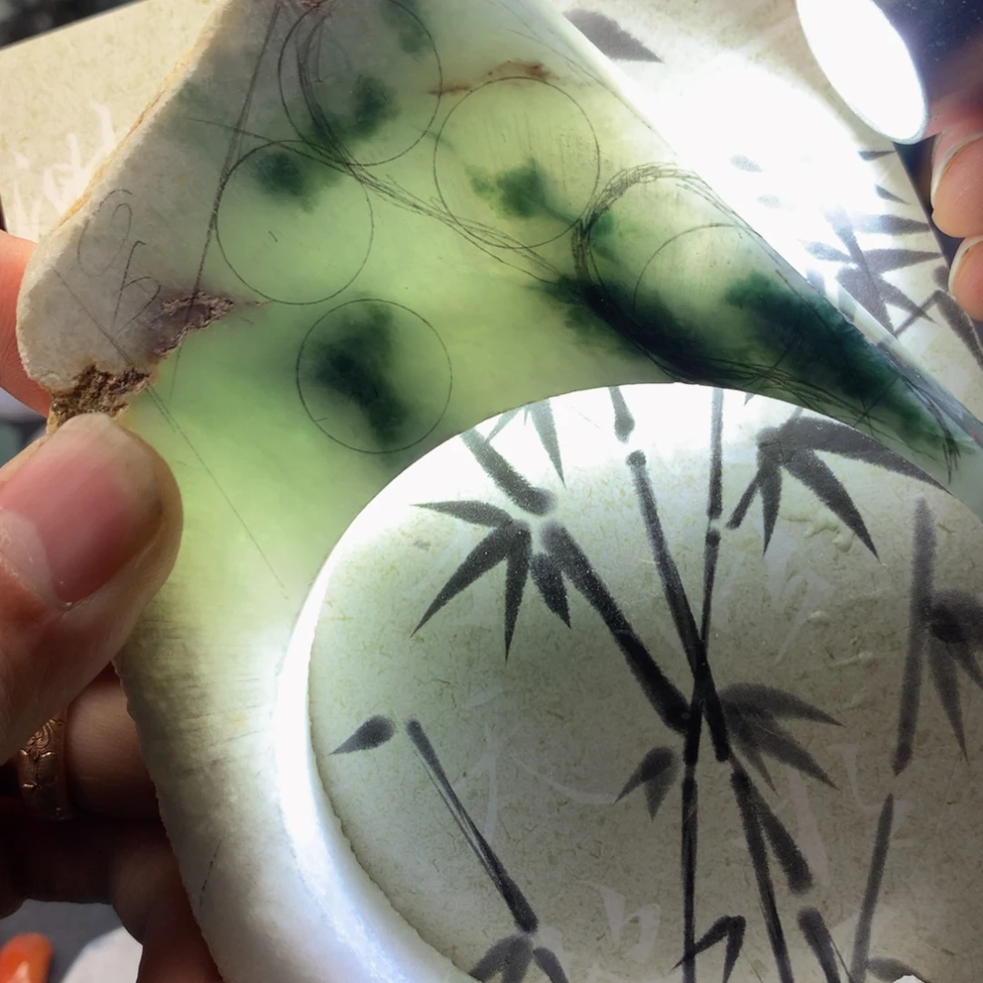 翡翠裸石翡翠吊坠