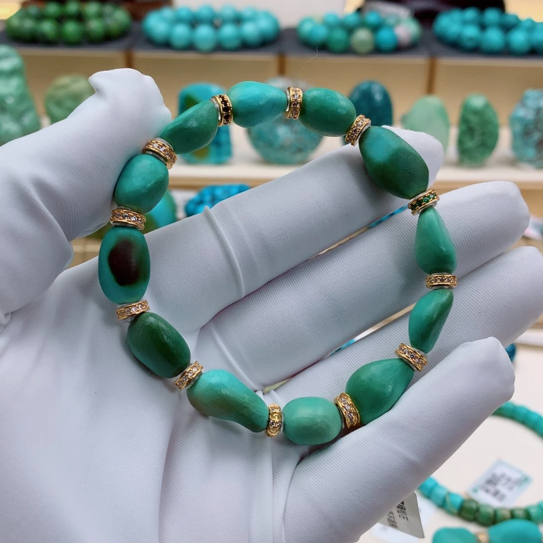 未镶嵌绿松石颈饰