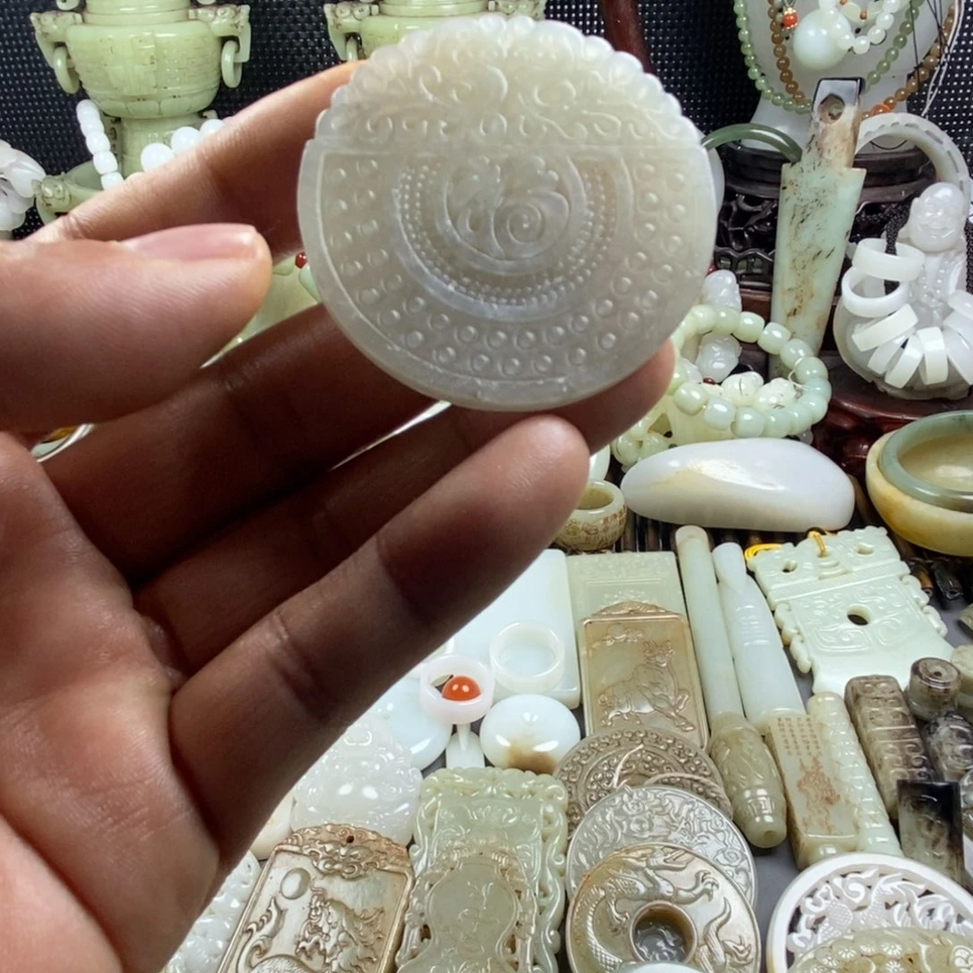 和田玉（糖玉）未镶嵌颈饰